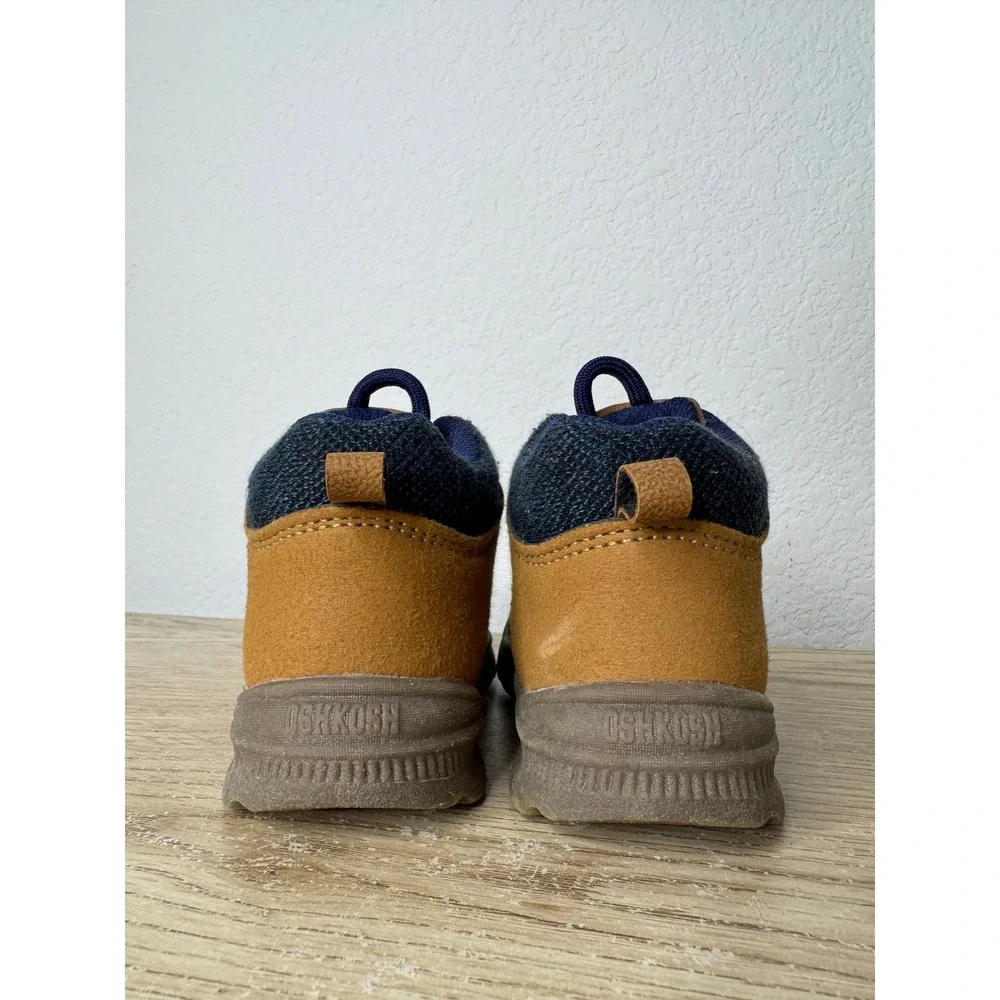 OshKosh Bgosh DOOM Kids Tan Navy Blue Ankle‎ Boots Size 6M Hiking Outoor Play